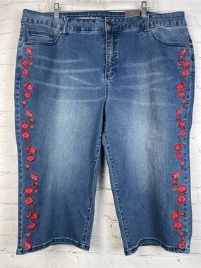 AVENUE Denim blue capri jeans with side red floral embroidery, NWT size 22